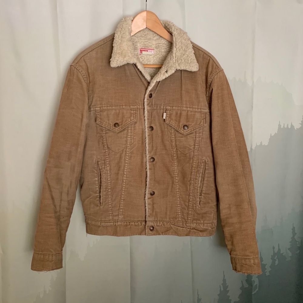 Vintage Levi’s tan shearling corduroy men’s coat